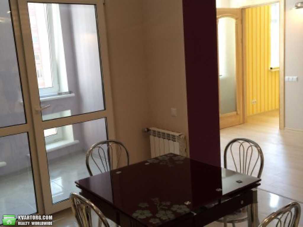 Rent out 3-room apartment. Киев, Эрнста — photo 2
