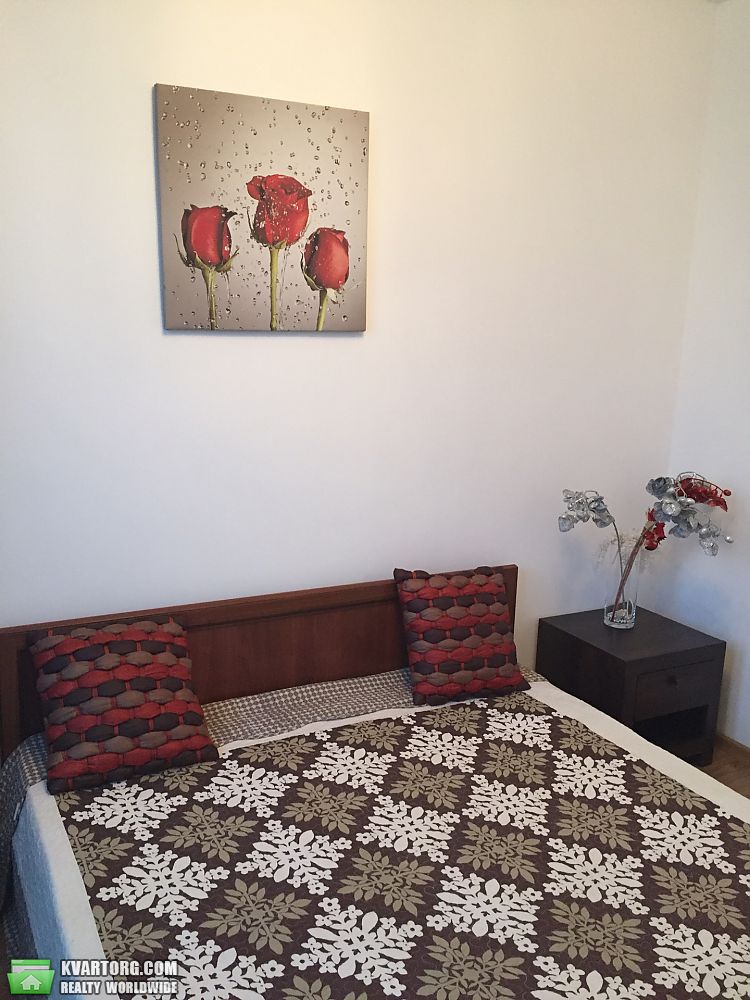 Rent out 2-room apartment. Киев,  Вышгородская — photo 2