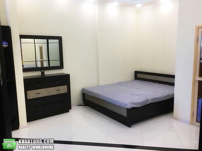 Rent out 2-room apartment. Киев,  Жилянская — photo 8
