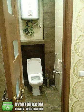 Rent out 2-room apartment. Киев, Гарматники — photo 3