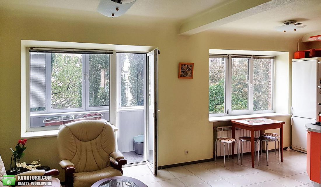 Rent out 3-room apartment. Киев,  Гоголевская — photo 2