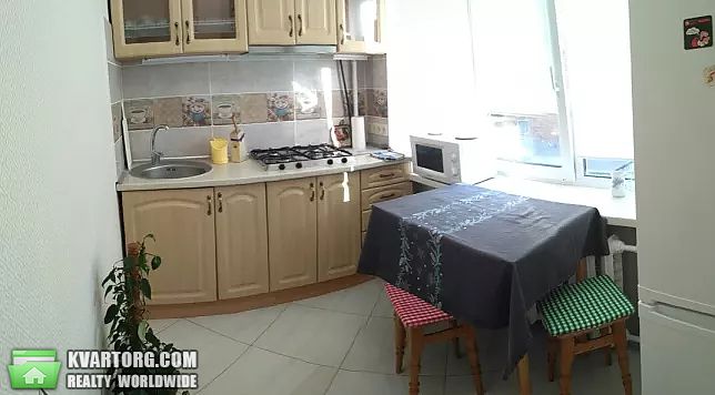 Rent out 2-room apartment. Киев, Соломенская — photo 2