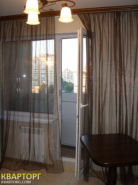 Rent out 1-room apartment. Киев,  Героев Сталинграда пр — photo 4