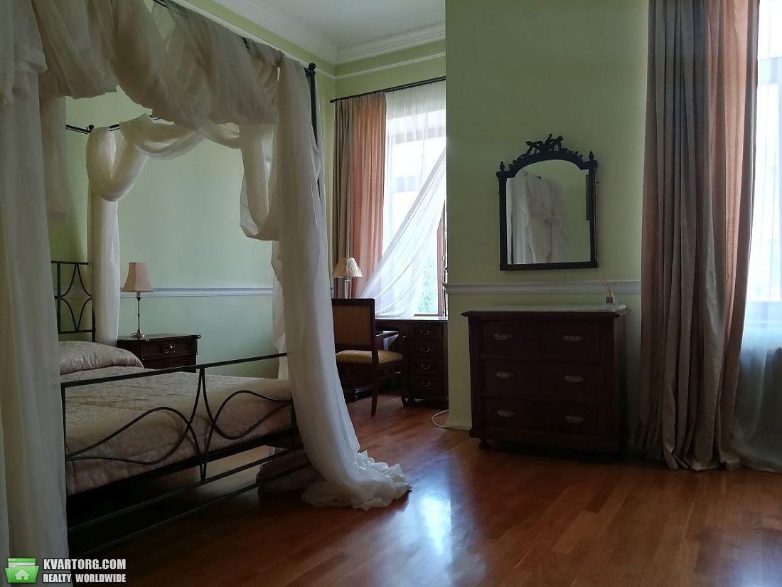 Rent out 2-room apartment. Киев,  Ярославов Вал — photo 1