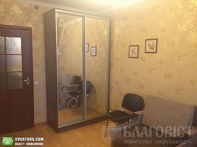Sell 2-room apartment. Киев,  Никольско-Слободская — photo 2