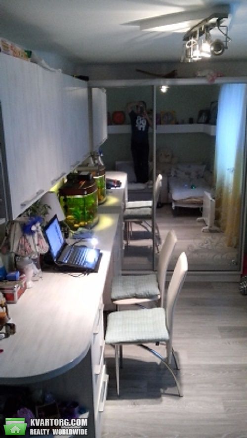 Sell 2-room apartment. Киев,  Салютная — photo 1