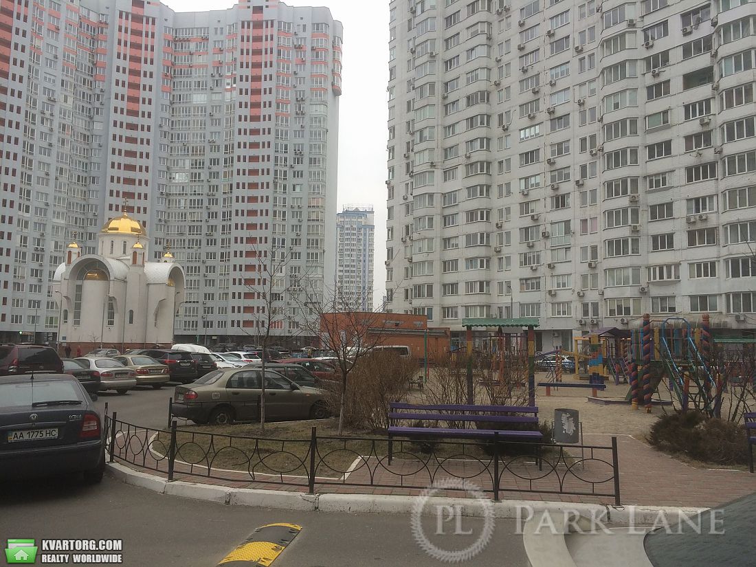 Sell 3-room apartment. Киев,  Бажана — photo 1