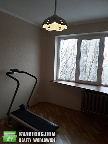 Rent out 3-room apartment. Киев,  Лятошинского — photo 1