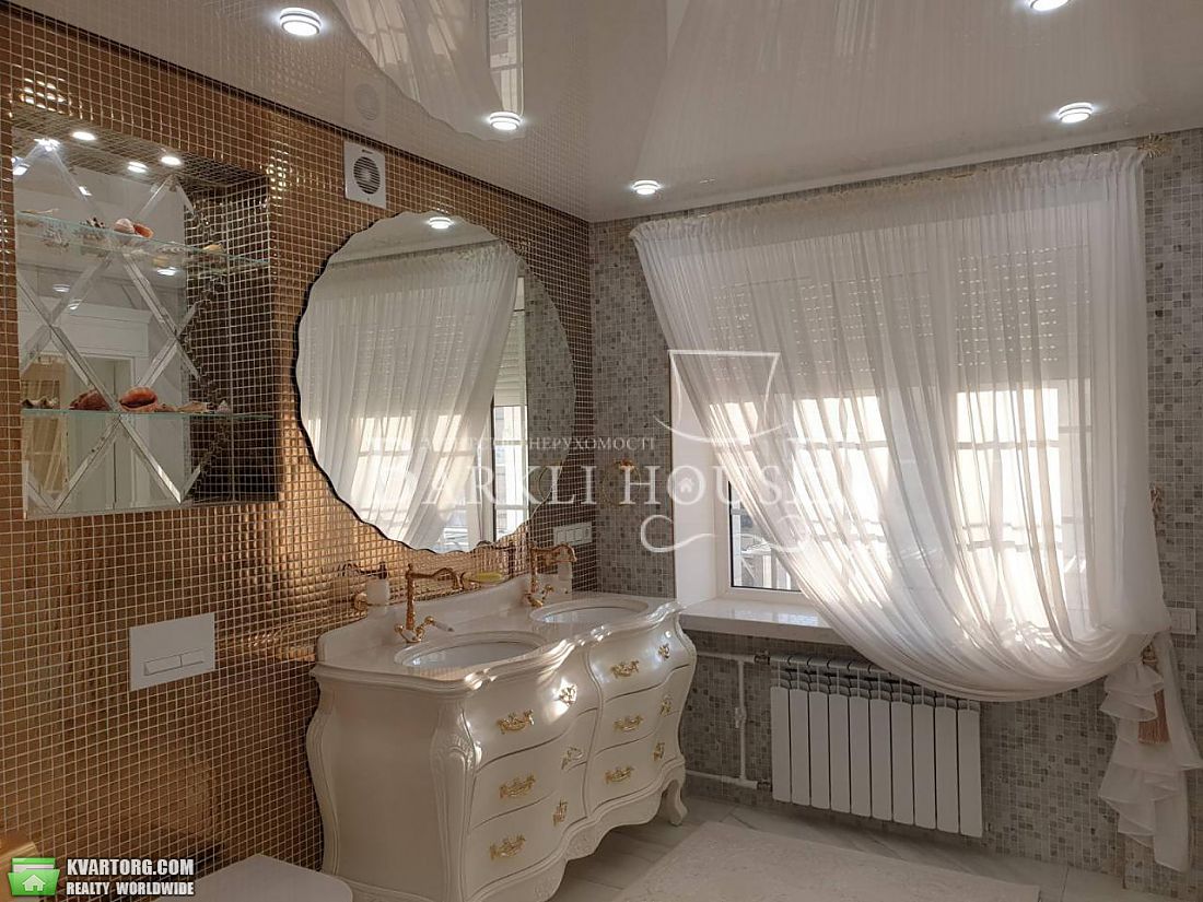 Rent out 4-room apartment. Киев,  Нижний Вал — photo 7