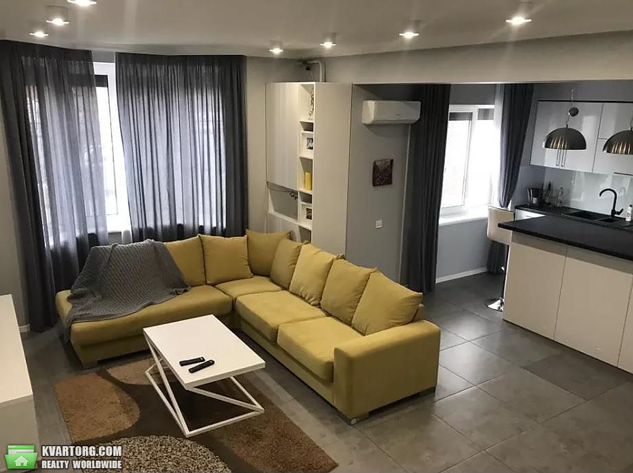 Rent out Townhouse. Киевская обл., Петропавловская Борщаговк — photo 1