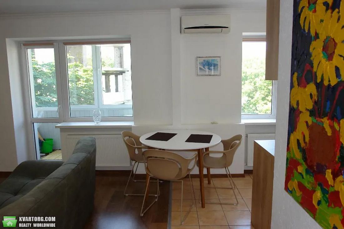 Rent out 2-room apartment. Киев,  Набережно-Крещатикская — photo 10