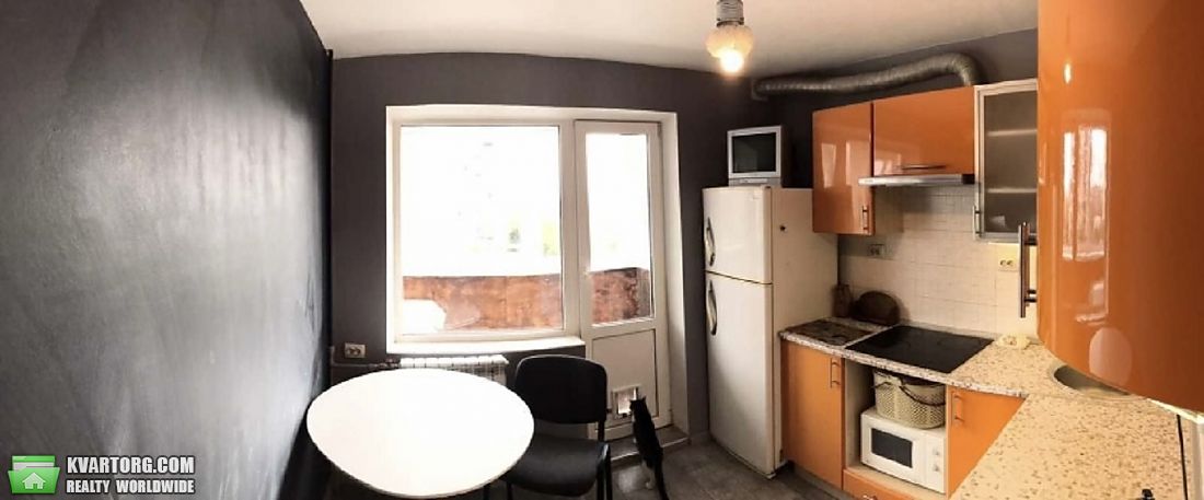 Rent out 2-room apartment. Киев,  Свободы пр — photo 4