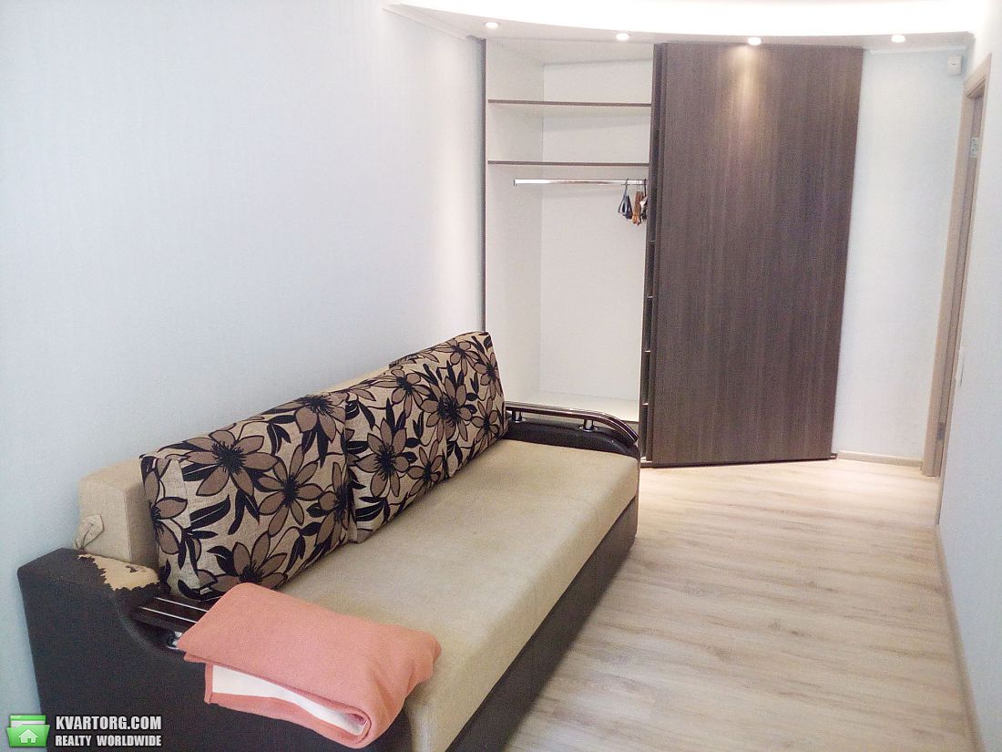 Rent out 2-room apartment. Киев,  Ольжича — photo 7