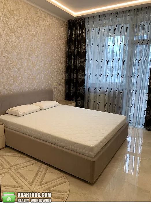 Rent out 2-room apartment. Киев,  Саксаганского — photo 4