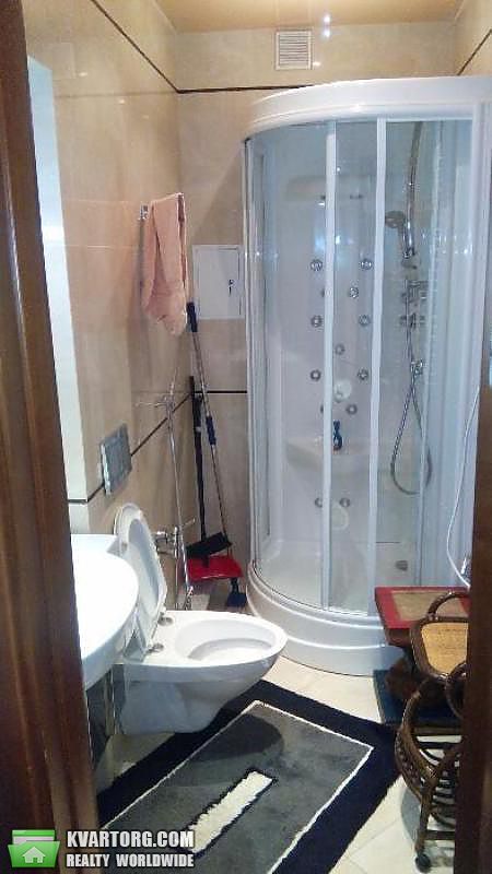 Rent out 3-room apartment. Киев,  Салютная — photo 9