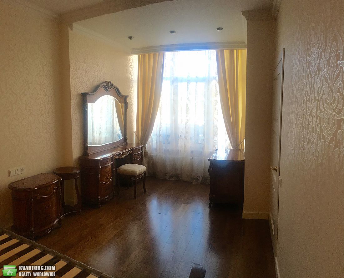 Sell 3-room apartment. Киев,  Драгомирова — photo 1