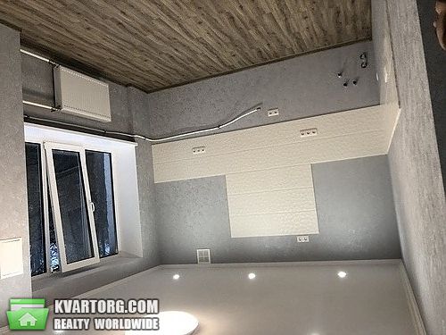 Sell 3-room apartment. Киев,  Салютная — photo 1