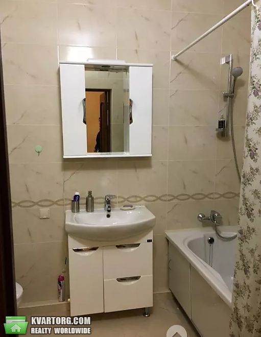 Rent out 1-room apartment. Киев, Соломенская — photo 2