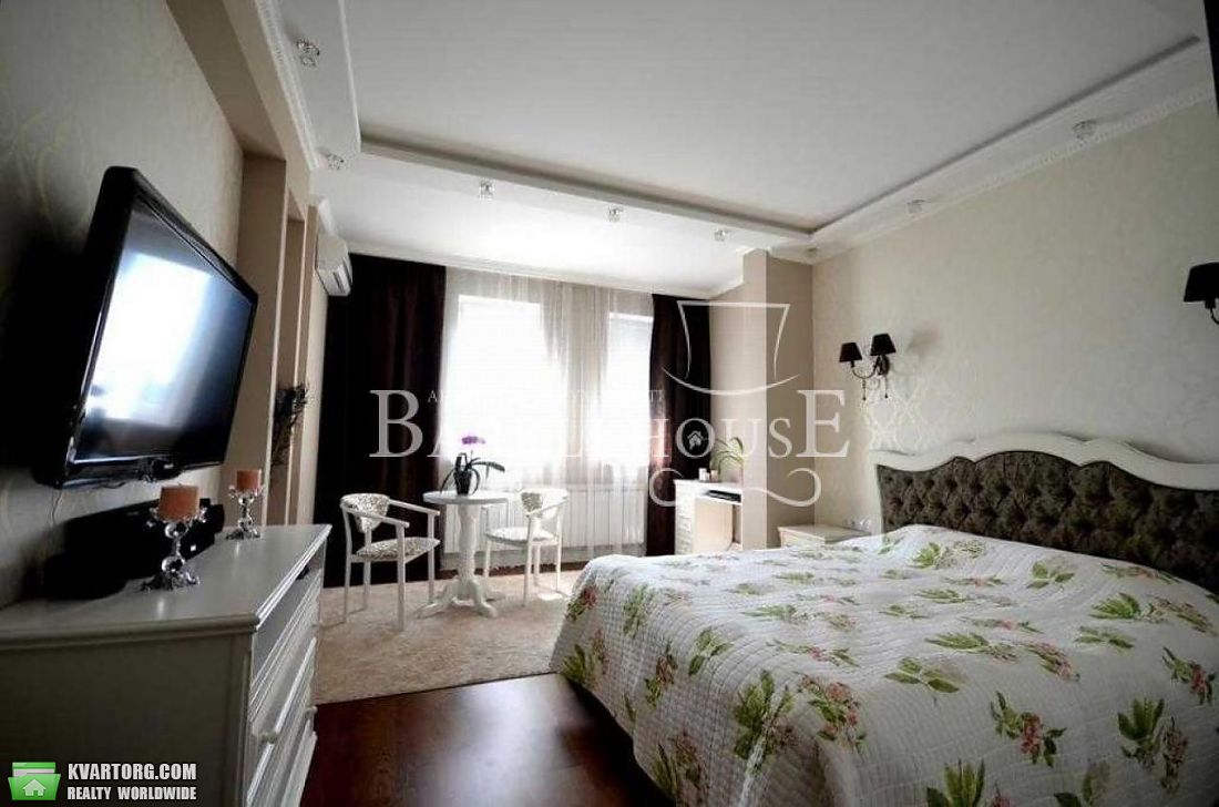 Rent out 3-room apartment. Киев,  Голосеевская — photo 3