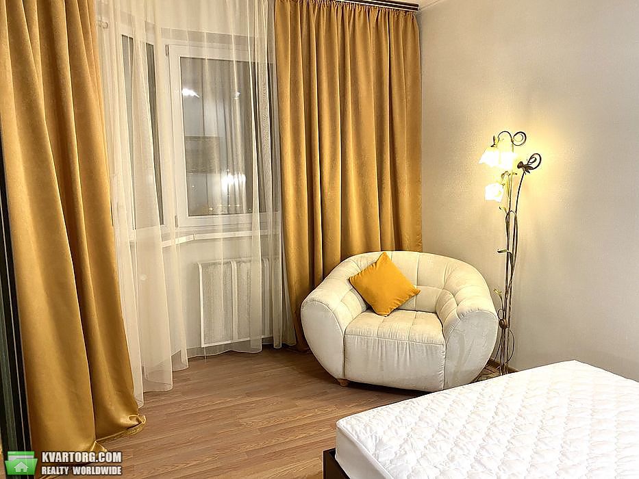 Rent out 3-room apartment. Киев, Мишуги — photo 1