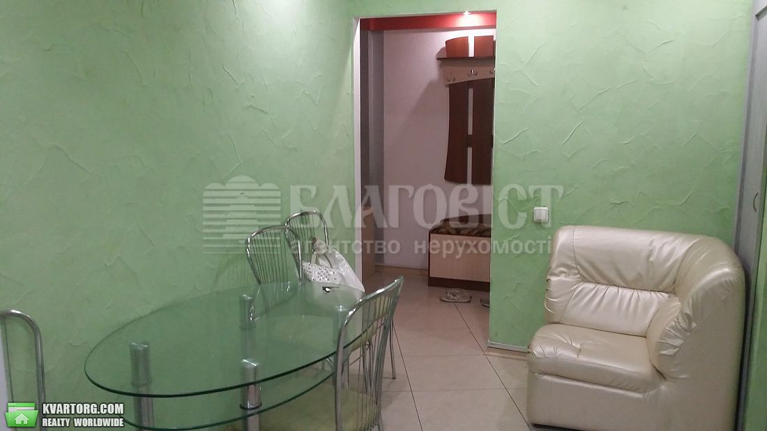 Rent out 3-room apartment. Киев,  Межигорская — photo 3