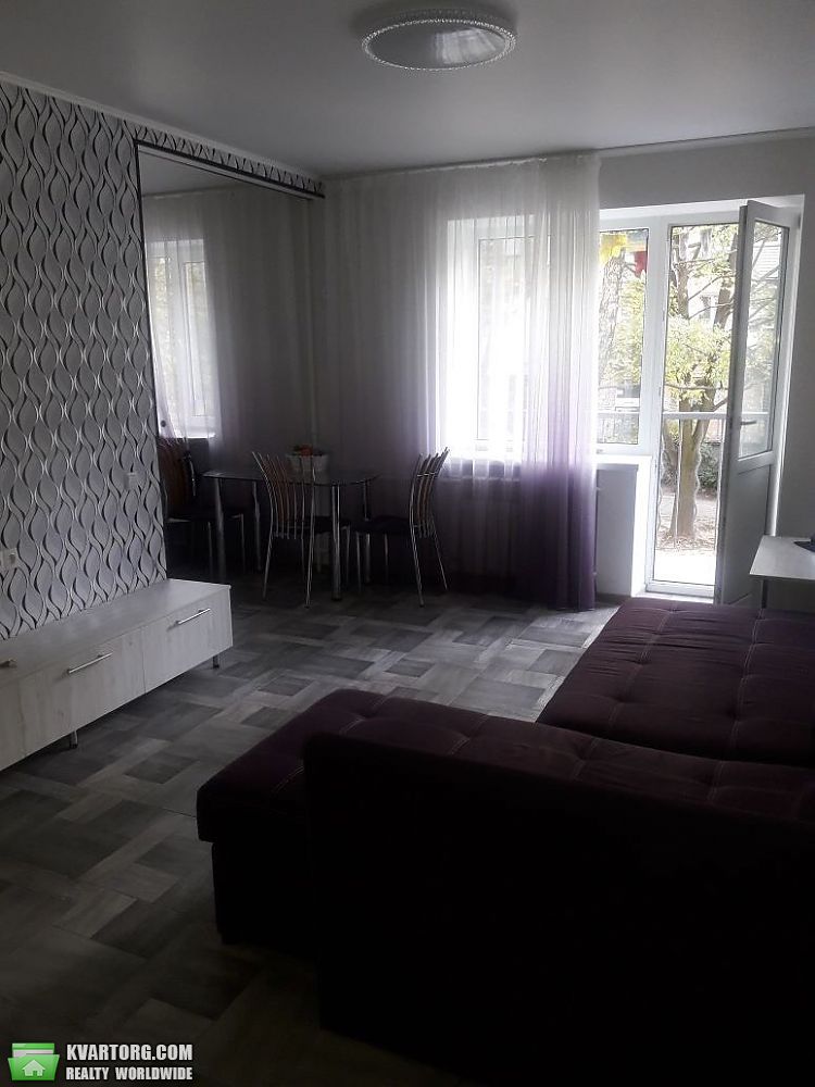 Rent out 2-room apartment. Киев,  Голосеевская — photo 2
