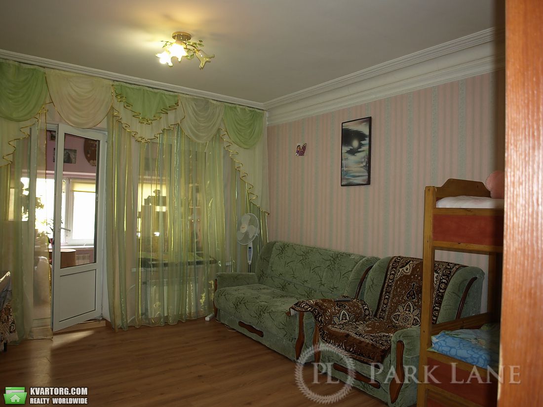 Sell 2-room apartment. Киев,  Большая Житомирская — photo 1