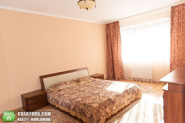 Rent out 2-room apartment. Киев,  Подгорная — photo 3