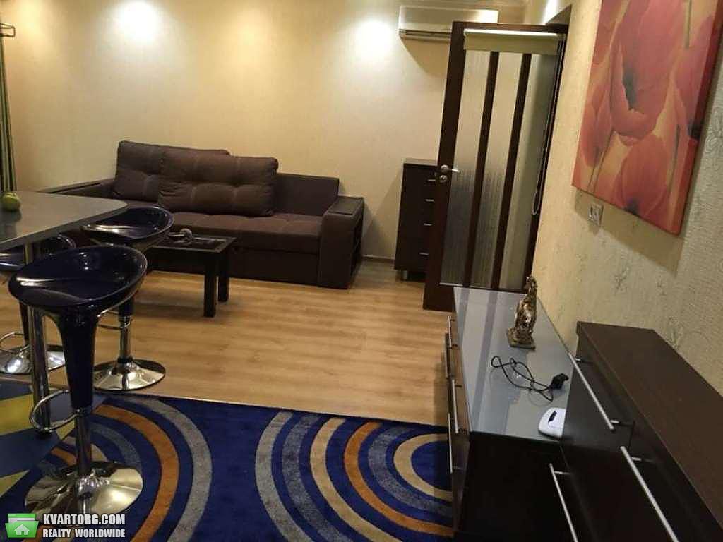 Rent out 2-room apartment. Киев,  Богомольца — photo 1