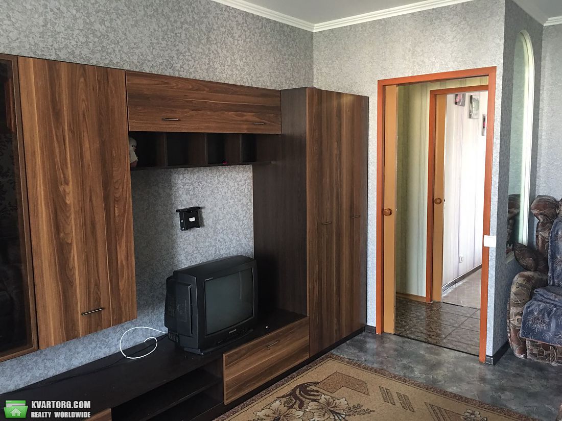 Rent out 3-room apartment. Киев,  Ватутина пр — photo 4