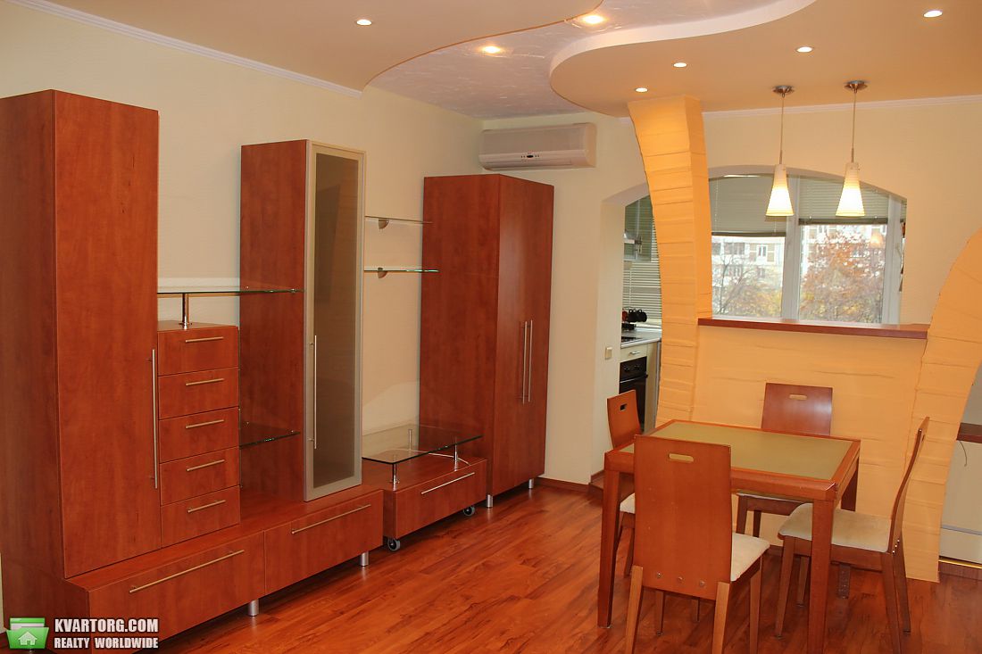 Rent out 2-room apartment. Киев,  Цветаевой — photo 1