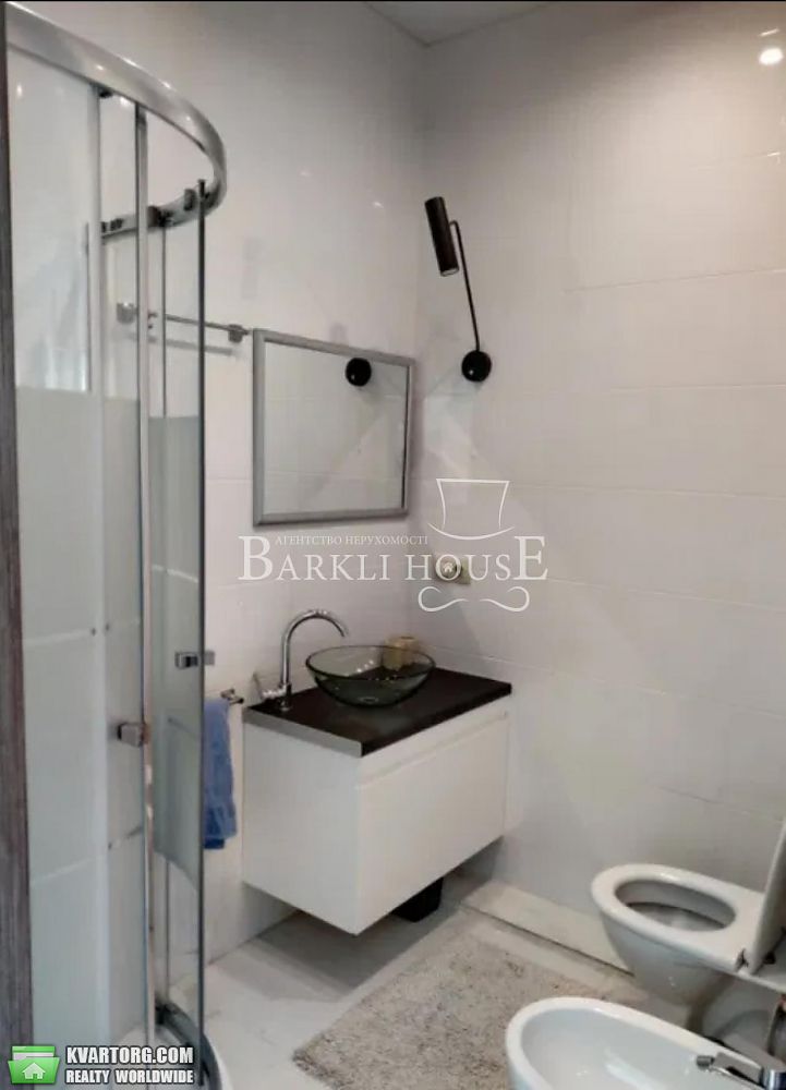 Rent out 3-room apartment. Киев, Дегтярная — photo 9