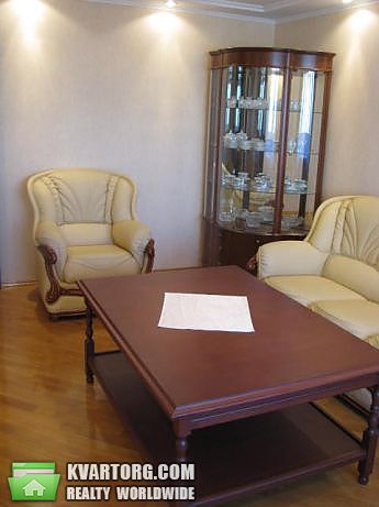Rent out 3-room apartment. Киев,  Стуса — photo 1