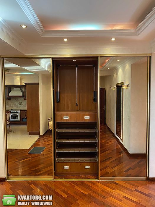 Rent out 3-room apartment. Киев,  Предславинская — photo 3
