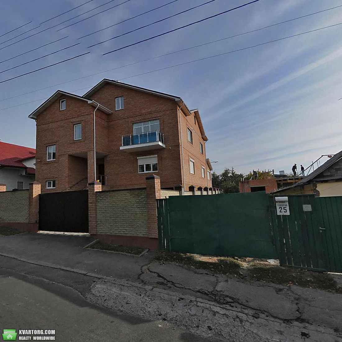 Sell house. Киев,  Товарная — photo 1