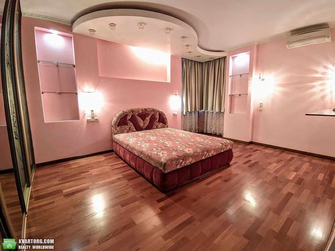 Rent out 4-room apartment. Киев,  ул. Старонаводницкая — photo 6