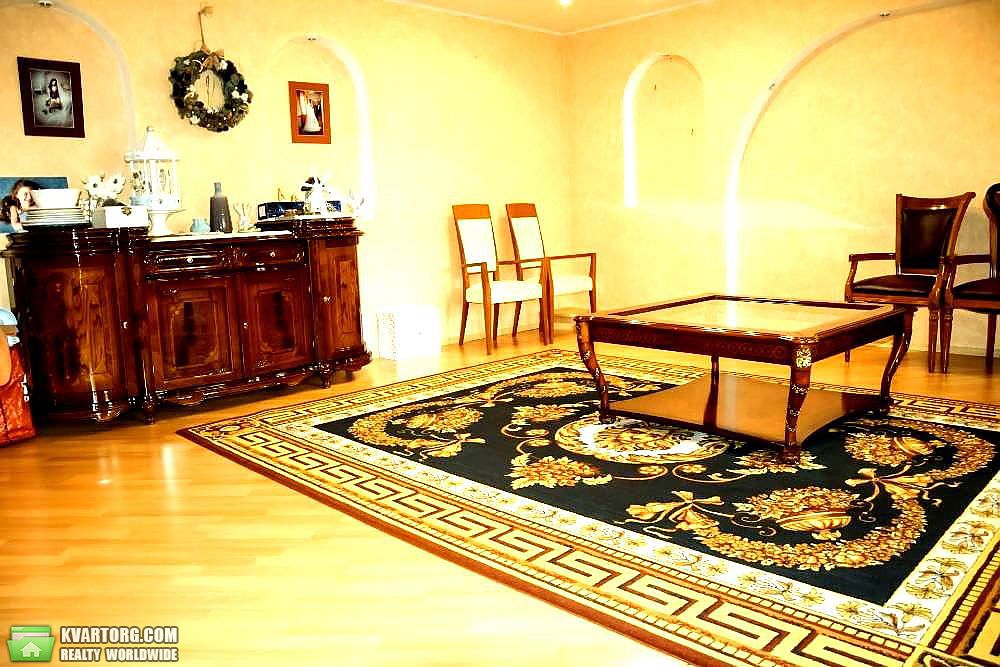 Sell 4-room apartment. Киев,  Героев Днепра — photo 1