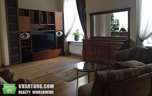 Sell 4-room apartment. Киев,  Шелковичная — photo 1