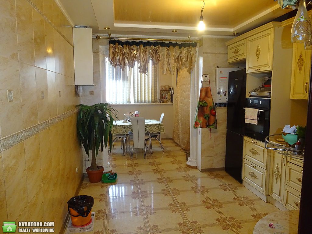 Sell 3-room apartment. Киев,  Тепличная — photo 1