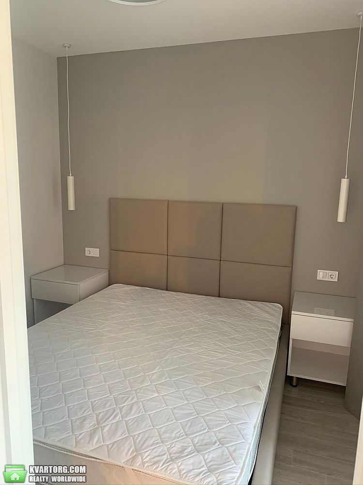 Rent out 1-room apartment. Киев,  Салютная — photo 8