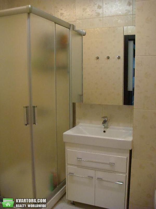 Rent out 3-room apartment. Киев,  Львовская — photo 8
