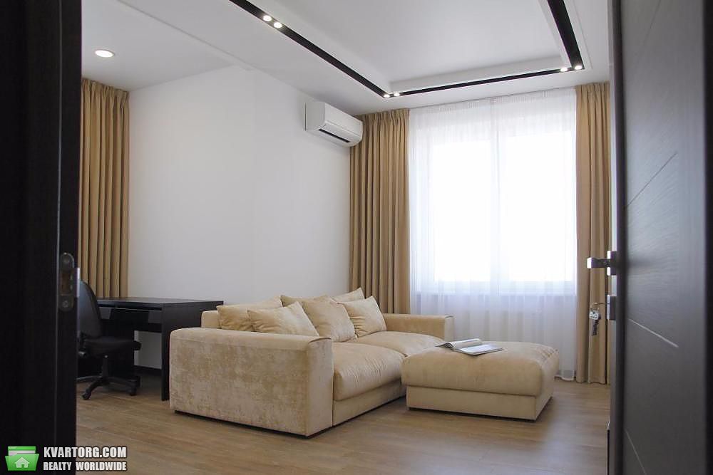 Rent out 2-room apartment. Киев,  Оболонский пр — photo 1