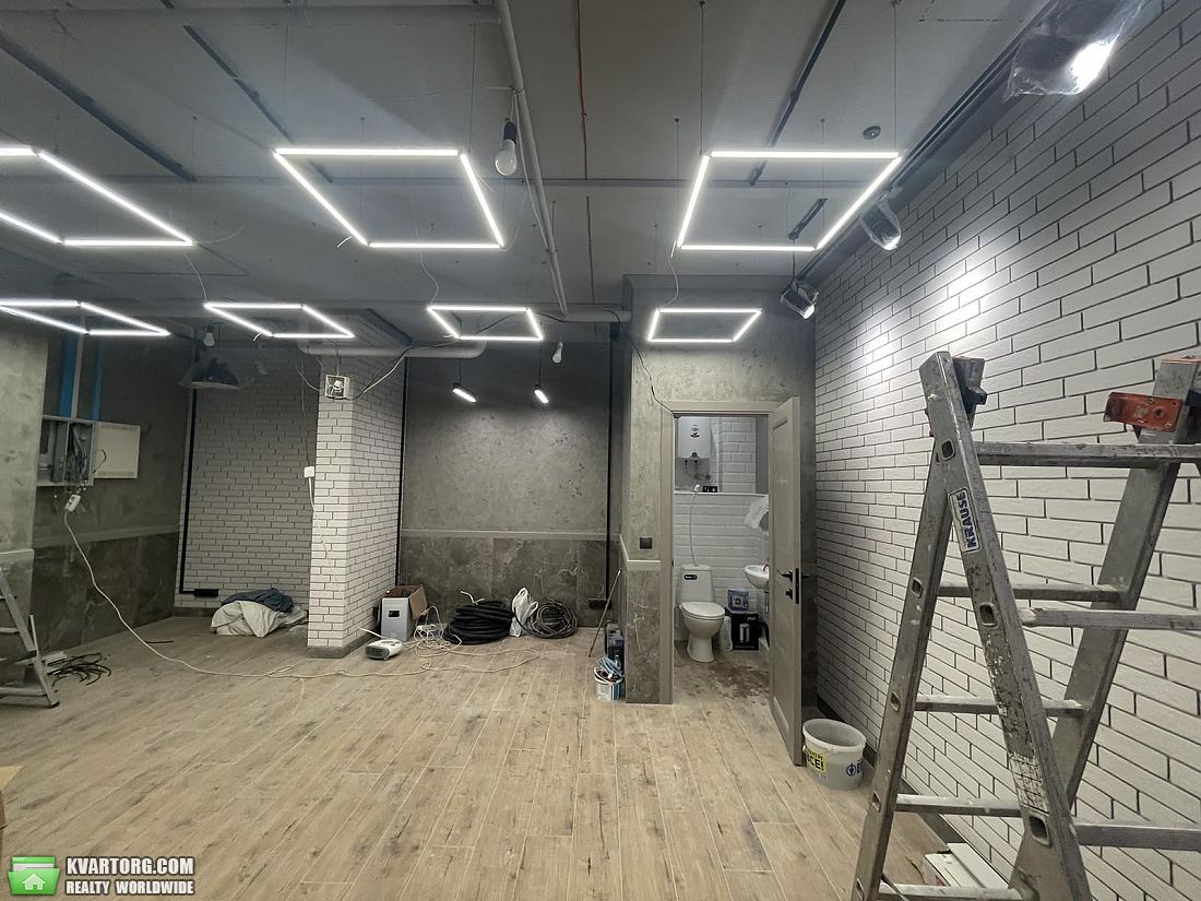 Rent out shop. Киев, Сверстюка — photo 1
