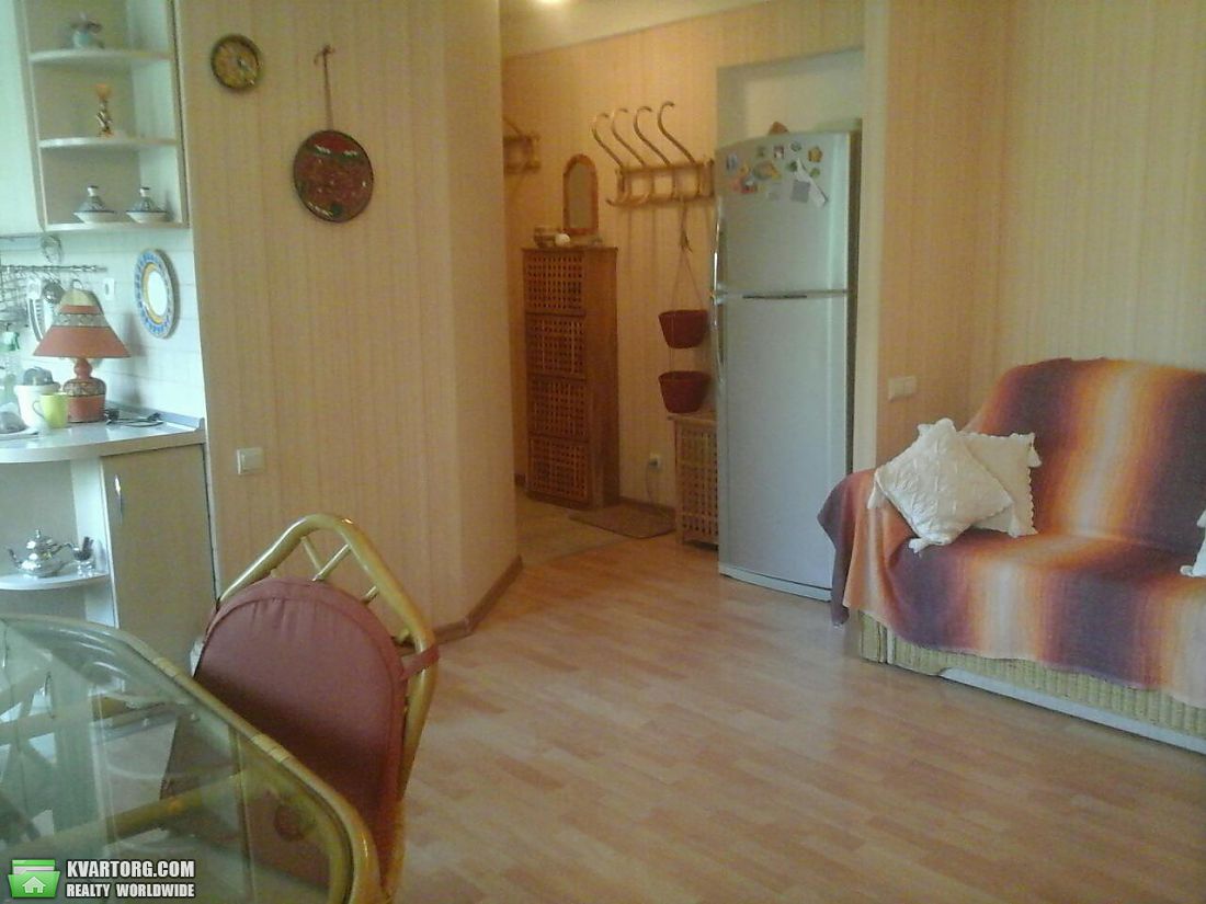 Rent out 2-room apartment. Киев,  Богдана Хмельницкого — photo 5