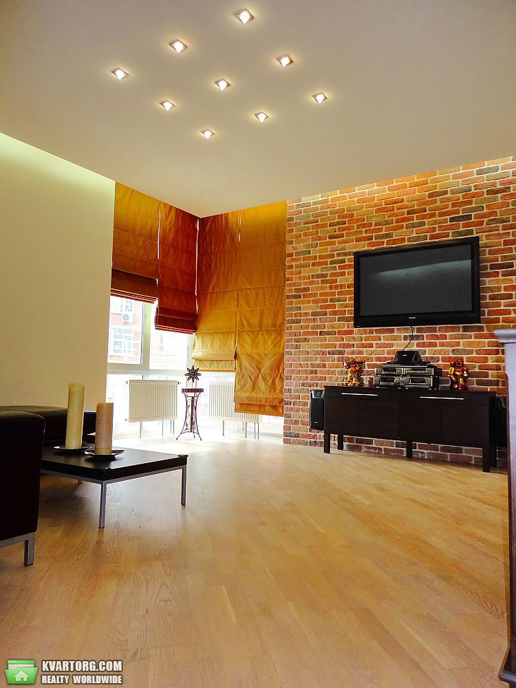 Rent out 3-room apartment. Киев,  Щорса — photo 2