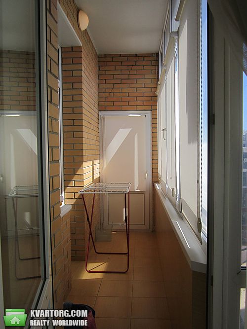 Rent out 2-room apartment. Киев,  Щорса — photo 9