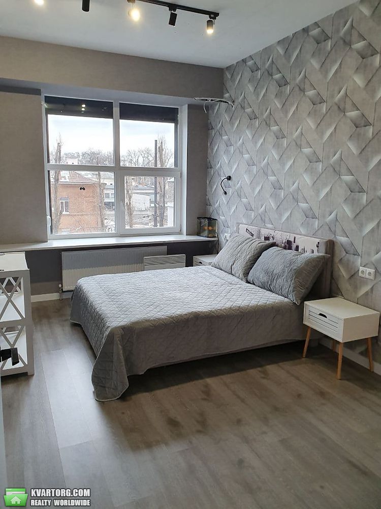 Sell 2-room apartment. Днепропетровск, Комсомольская — photo 1