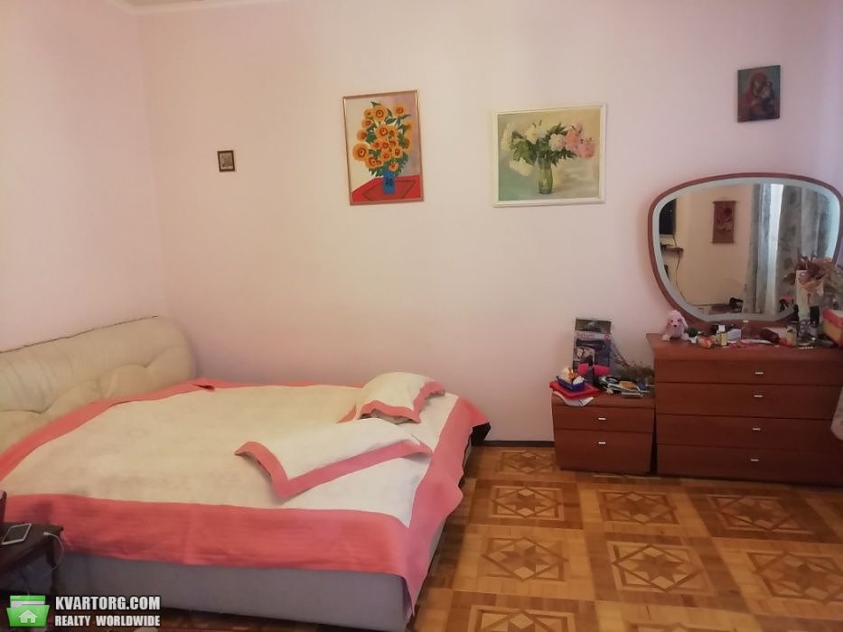 Rent out 2-room apartment. Киев,  Московская — photo 1