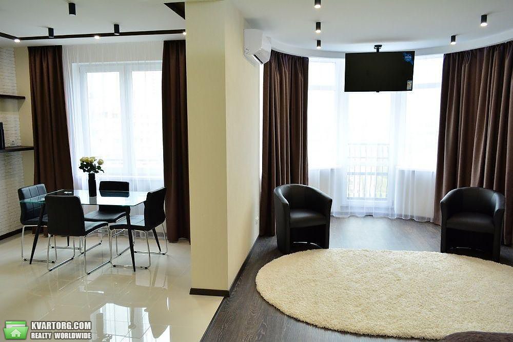 Rent out 1-room apartment. Киев,  Черновола — photo 10
