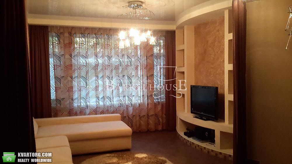 Rent out 4-room apartment. Киев,  Щекавицкая — photo 1